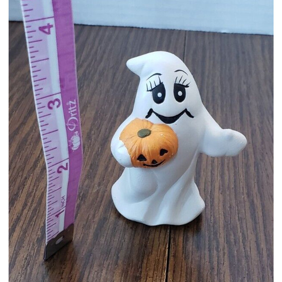Halloween Small Ceramic 4 inch Smiling Ghost With Pumpkin Figure - Picture 5 of 7